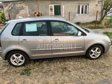 Volkswagen Polo 1.4, 2.900 €, 2005. Limuzina, Benzin | 1390 cm3, 230.870 km, 55kW (75 KS), Manuelni 5 brzina, 4/5 vrata, 5 sedišta, Begeč