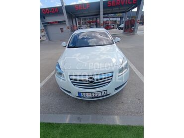 Opel Insignia 2.0 CDTI 4X4, 5.900 €, 2012. Limuzina, Dizel | 1956 cm3, 270.000 km, 118kW (160 KS), Automatski / poluautomatski, 4/5 vrata, 5 sedišta, Surdulica