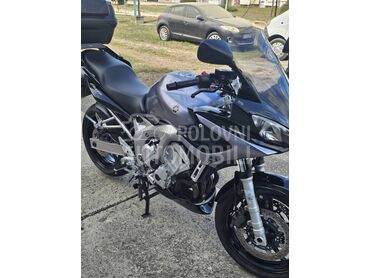 Yamaha FZS600 Fazer (može zamena), 4.000 €, 2004. , 600 cm3, 27.000 km, 72kW (98 KS), Moped, Obrenovac