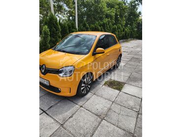 Renault Twingo intens, 10.300 €, 2020. Hečbek, Benzin | 999 cm3, 26.500 km, 55kW (75 KS), Manuelni 5 brzina, 4/5 vrata, 4 sedišta, Beograd