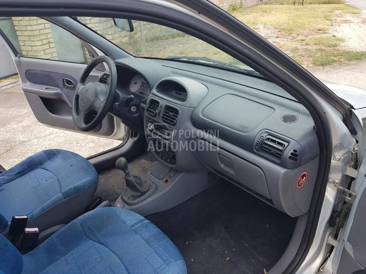 ENTERIJER za Renault Clio od 1998. do 2002. god.