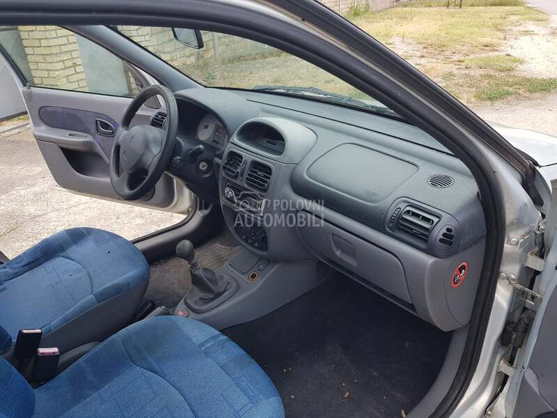 ENTERIJER za Renault Clio od 1998. do 2002. god.