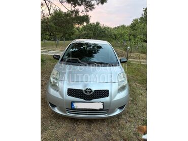 Toyota Yaris 1.3VVT-HB 5D, 2.800 €, 2007. Hečbek, Benzin | 1298 cm3, 261.990 km, 64kW (87 KS), Manuelni 5 brzina, 4/5 vrata, 5 sedišta, Novi Sad