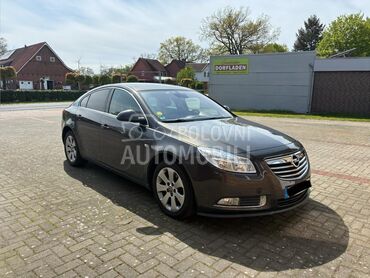 Opel Insignia opel insignija 2013, 6.900 €, 2013. Limuzina, Dizel | 1956 cm3, 268.000 km, 96kW (131 KS), Manuelni 6 brzina, 4/5 vrata, 5 sedišta, Niš