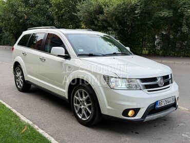 Fiat Freemont LOUNGE 2.0D/AWD/AUT. (može zamena), 7.990 €, 2012. Džip/SUV, Dizel | 1956 cm3, 260.000 km, 125kW (170 KS), Automatski / poluautomatski, 4/5 vrata, 7 sedišta, Beograd