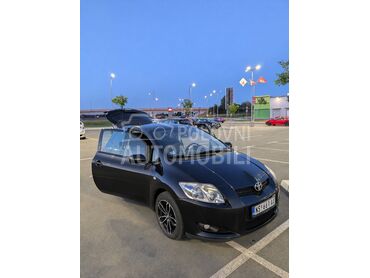 Toyota Auris 2.0 D-4D, 4.490 €, 2007. Hečbek, Dizel | 1998 cm3, 245.000 km, 93kW (126 KS), Manuelni 6 brzina, 2/3 vrata, 5 sedišta, Novi Sad