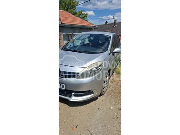 Renault Scenic 1.5 dci (može zamena), 5.450 €, 2012. Monovolumen (MiniVan), Dizel | 1461 cm3, 280.000 km, 81kW (110 KS), Manuelni 6 brzina, 4/5 vrata, 5 sedišta, Bor