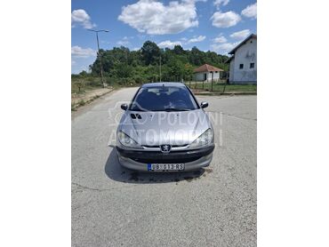 Peugeot 206 1,4, 1.050 €, 2004. Hečbek, Benzin | 1360 cm3, 198.000 km, 55kW (75 KS), Manuelni 5 brzina, 2/3 vrata, 5 sedišta, Ub