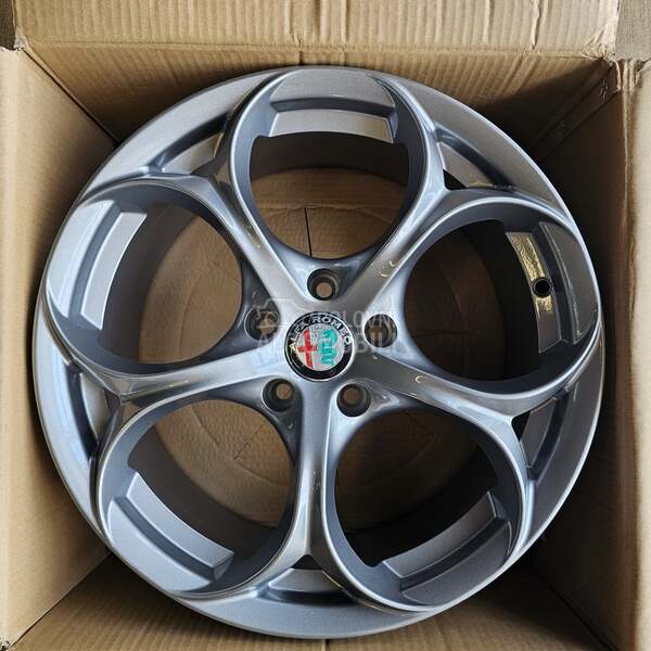 Aluminijumske felne alfa romeo 17" 5 x 114.3