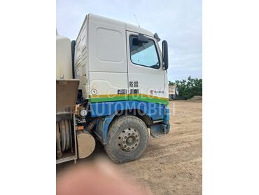 Volvo FH 12 420, 18.000 €, 2001. , 73.761 km, Cisterna, Dizel, 12100 cm3, Manuelni menjač, Čačak
