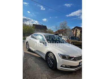 Volkswagen Passat B8 2.0 TDI (može zamena), 11.000 €, 2015. Limuzina, Dizel | 1968 cm3, 250.000 km, 110kW (150 KS), Manuelni 6 brzina, 4/5 vrata, 5 sedišta, Vrbas