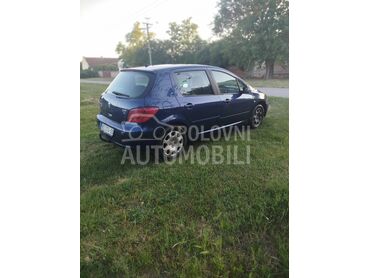 Peugeot 307 2.0hdi, 1.600 €, 2002. Hečbek, Dizel | 1997 cm3, 330.000 km, 79kW (107 KS), Manuelni 5 brzina, 4/5 vrata, 5 sedišta, Gardinovci