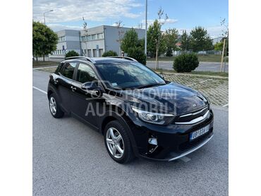 Kia Stonic, 13.500 €, 2020. Džip/SUV, Benzin | 1248 cm3, 68.000 km, 62kW (84 KS), Manuelni 5 brzina, 4/5 vrata, 5 sedišta, Ub