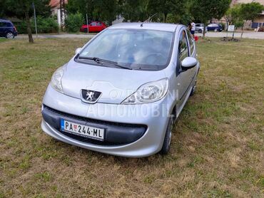 Peugeot 107, 2.200 €, 2005. Hečbek, Benzin | 998 cm3, 150.000 km, 50kW (68 KS), Manuelni 5 brzina, 4/5 vrata, 4 sedišta, Pančevo