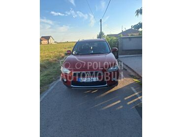 Mitsubishi Outlander (može zamena), 5.500 €, 2010. Džip/SUV, Dizel | 1968 cm3, 320.000 km, 103kW (140 KS), Manuelni 6 brzina, 4/5 vrata, 7 sedišta, Beograd
