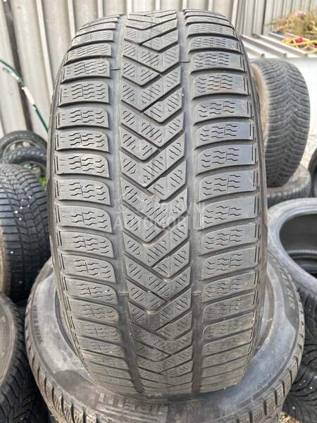 Pirelli 255/45 R19 Zimska