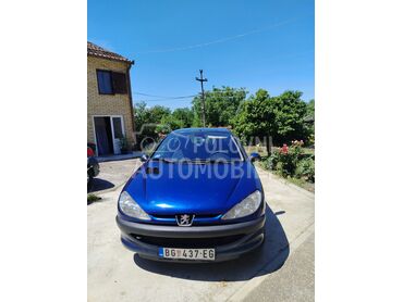 Peugeot 206 1,1, 1.100 €, 2001. Hečbek, Benzin | 1124 cm3, 178.585 km, 44kW (60 KS), Manuelni 5 brzina, 4/5 vrata, 5 sedišta, Vrčin