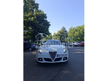 Alfa Romeo Giulietta 2.0JTDM, 5.700 €, 2011. Hečbek, Dizel | 1956 cm3, 292.000 km, 125kW (170 KS), Manuelni 6 brzina, 4/5 vrata, 5 sedišta, Ostružnica