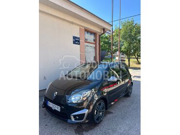 Renault Twingo Rs 133 CUP, 6.199 €, 2009. Hečbek, Benzin | 1598 cm3, 122.000 km, 98kW (133 KS), Manuelni 5 brzina, 2/3 vrata, 4 sedišta, Lazarevac