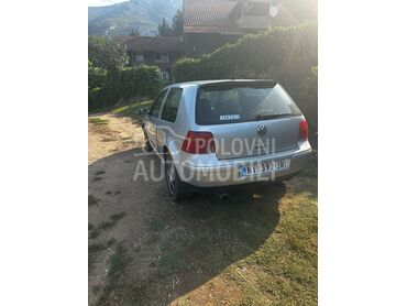 Volkswagen Golf 4, 1.100 €, 2003. Hečbek, Benzin | 1595 cm3, 276.572 km, 77kW (105 KS), Manuelni 5 brzina, 2/3 vrata, 5 sedišta, Niš