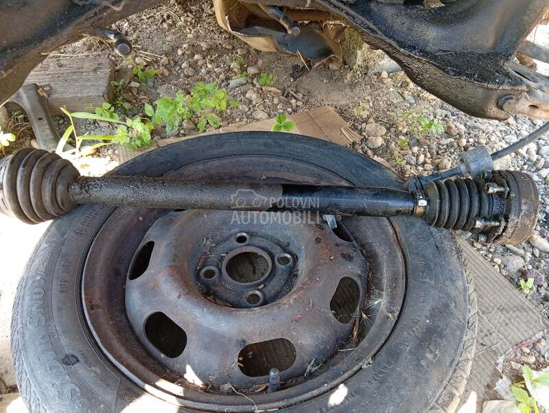 poluosovina za Volkswagen Polo od 1996. do 2002. god.