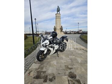 Honda CBR 1000RR, 6.500 €, 2008. , 999 cm3, 40.000 km, 117kW (159 KS), Sport / Super sport, Kruševac