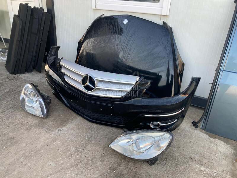 Mercedes Benz B Klasa Farovi,stop svetla,branik,hauba,krila - kompletan auto u delovima