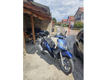Piaggio Beverly (može zamena), 1.600 €, 2006. , 125 cm3, 22.900 km, 11kW (15 KS), Scooter, Sremska Mitrovica