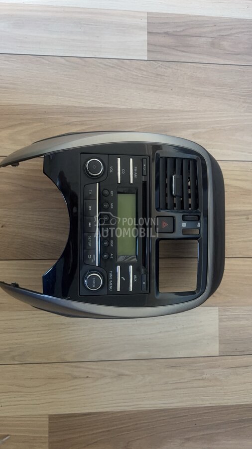 Cd radio za Nissan Micra