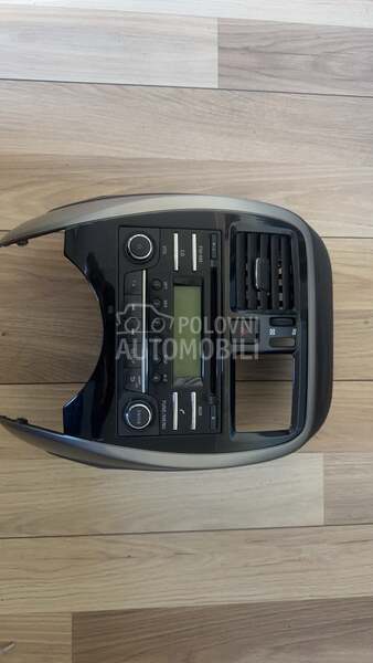 Cd radio za Nissan Micra