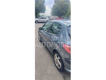 Peugeot 206 1.6 HDI 5V, 1.550 €, 2006. Hečbek, Dizel | 1560 cm3, 233.000 km, 80kW (109 KS), Manuelni 5 brzina, 4/5 vrata, 5 sedišta, Beograd