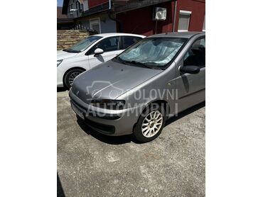 Fiat Punto, 950 €, 2002. Hečbek, Benzin | 1200 cm3, 240.000 km, 46kW (62 KS), Manuelni 5 brzina, 4/5 vrata, 5 sedišta, Novi Sad