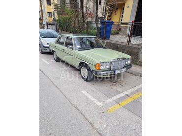 Mercedes Benz W123 220d, 4.700 €, 1977. Limuzina, Dizel | 2200 cm3, 184.852 km, 48kW (65 KS), Automatski / poluautomatski, 4/5 vrata, 5 sedišta, Ivanjica