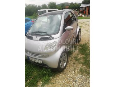 Smart ForTwo smart, 1.750 €, 2003. Kupe, Benzin | 698 cm3, 122.111 km, 45kW (61 KS), Automatski / poluautomatski, 2/3 vrata, 2 sedišta, Kragujevac