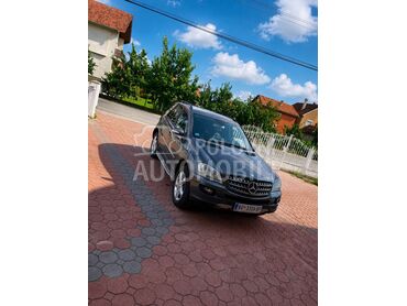 Mercedes Benz ML 320 Cdi (može zamena), 7.800 €, 2006. Džip/SUV, Dizel | 2987 cm3, 267.500 km, 165kW (224 KS), Automatski / poluautomatski, 4/5 vrata, 5 sedišta, Jagodina