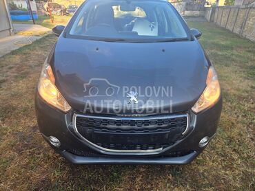 Peugeot 208 1.2, 2.000 €, 2012. Hečbek, Benzin | 1199 cm3, 98.000 km, 60kW (82 KS), Manuelni 5 brzina, 4/5 vrata, 5 sedišta, Sombor