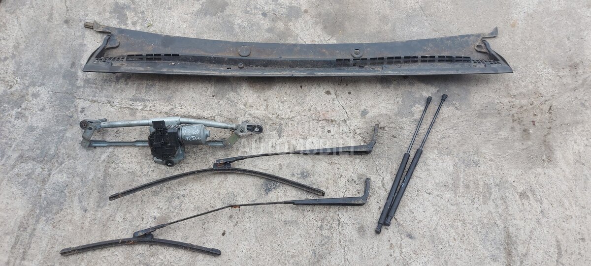 PLASTIKA ISPOD BRISACA za Citroen C5