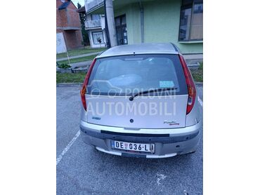 Fiat Punto, 900 €, 2001. Hečbek, Benzin | 1242 cm3, 280.000 km, 59kW (80 KS), Automatski / poluautomatski, 2/3 vrata, 5 sedišta, Despotovac