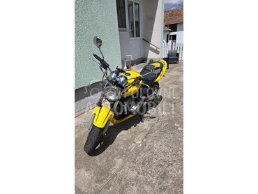 Honda cb600f, 2.600 €, 2002. , 600 cm3, 52.777 km, 70kW (95 KS), Naked, Belegiš