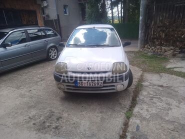 Renault Clio 1.9 d (može zamena), 400 €, 2000. Hečbek, Dizel | 1780 cm3, 246.359 km, 47kW (64 KS), Manuelni 5 brzina, 2/3 vrata, 5 sedišta, Beograd
