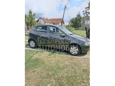 Fiat Punto 1.2, 1.350 €, 2003. Hečbek, Benzin | 1242 cm3, 200.000 km, 44kW (60 KS), Manuelni 5 brzina, 4/5 vrata, 5 sedišta, Šabac