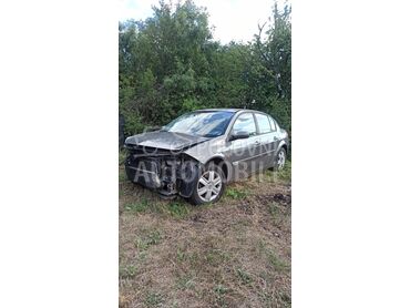 Renault Megane 1.5dci, 550 €, 2004. Limuzina, Dizel | 1461 cm3, 1.111 km, 74kW (101 KS), Manuelni 5 brzina, 4/5 vrata, 5 sedišta, Požarevac