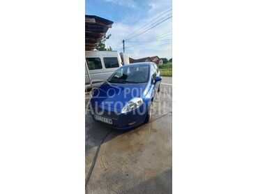 Fiat Grande Punto 1.4, Po dogovoru, 2006. Hečbek, Benzin | 1368 cm3, 190.000 km, 57kW (77 KS), Manuelni 5 brzina, 4/5 vrata, 5 sedišta, Kraljevo