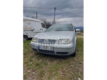 Volkswagen Bora 4motion, 1.650 €, 2000. Limuzina, Benzin | 1781 cm3, 256.000 km, 92kW (125 KS), Manuelni 5 brzina, 4/5 vrata, 5 sedišta, Beograd