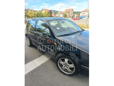 Volkswagen Golf 4, 700 €, 2000. Hečbek, Benzin | 1390 cm3, 313.000 km, 55kW (75 KS), Manuelni 5 brzina, 2/3 vrata, 5 sedišta, Požega