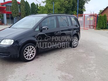 Volkswagen Touran, 2.650 €, 2005. Monovolumen (MiniVan), Dizel | 1896 cm3, 273.000 km, 77kW (105 KS), Automatski / poluautomatski, 4/5 vrata, 7 sedišta, Vranje