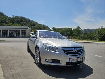 Opel Insignia, 5.500 €, 2009. Limuzina, Dizel | 1956 cm3, 267.675 km, 96kW (131 KS), Manuelni 6 brzina, 4/5 vrata, 5 sedišta, Majdanpek