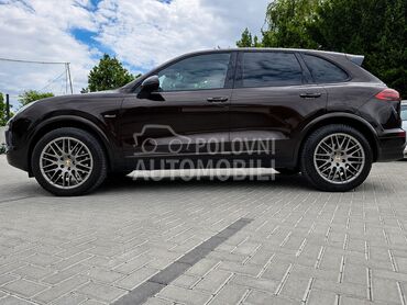Porsche Cayenne PLATINUM EDITION, 27.900 €, 2017. Džip/SUV, Dizel | 3000 cm3, 190.000 km, 193kW (262 KS), Automatski / poluautomatski, 4/5 vrata, 5 sedišta, Beograd