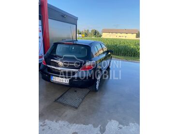 Opel Astra H 1.7, 1.700 €, 2004. Hečbek, Dizel | 1700 cm3, 338.000 km, 59kW (80 KS), Manuelni 5 brzina, 4/5 vrata, 5 sedišta, Begeč