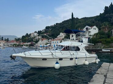 Riviera 925 Flybridge, 59.000 €, 1994. , Jahta, Kompozitna vlakna, Dužina: 10 m, Širina: 3.25 m, Visina: 3.5 m, Dorćol